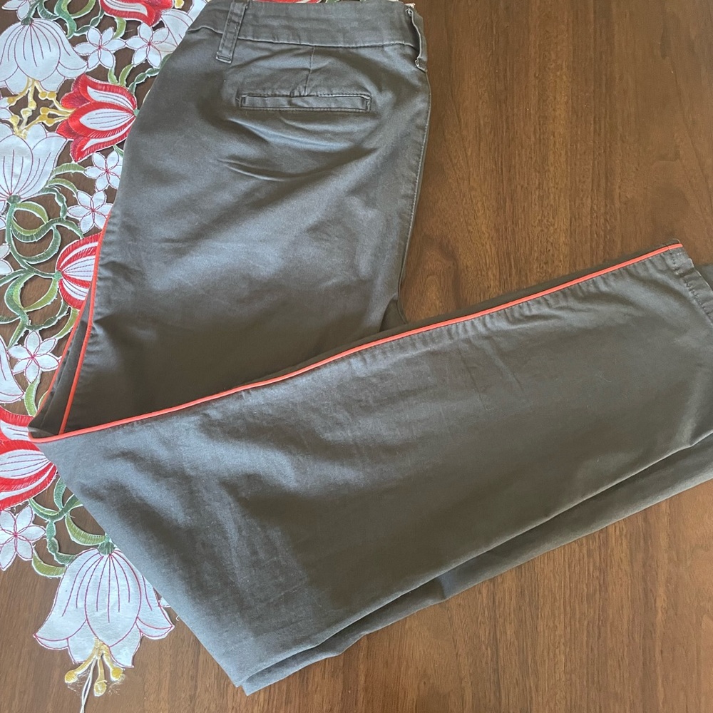 Tommy Hilfiger pants size 4.